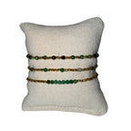 Dreier Set Armband mit Jadesteinen und goldfarbenen Hämatiten.