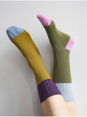 bunte damen socken in olive gelb und rosa für designaffine frauen