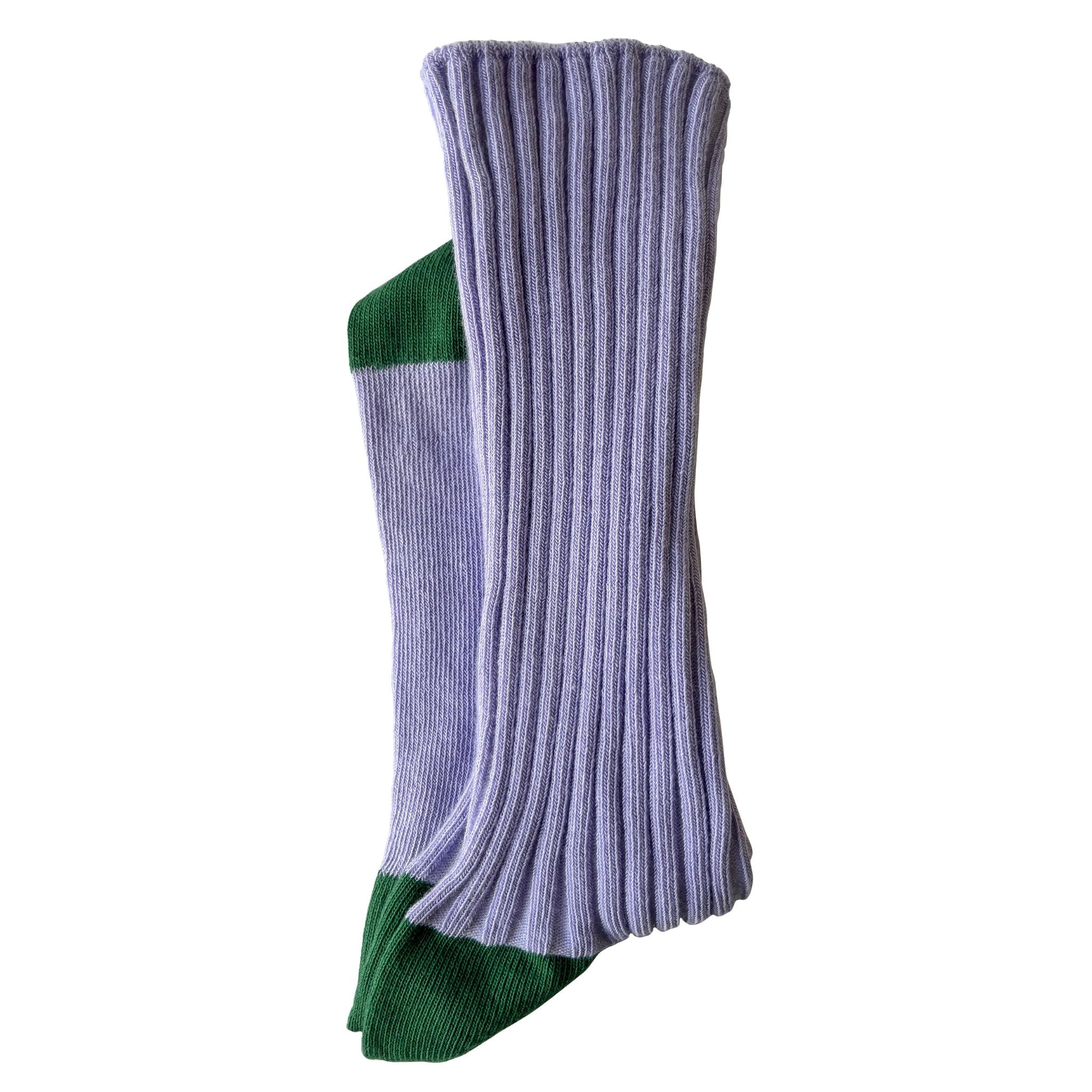 Bio-Baumwoll-Socken Yvette von La Cerise sur le Gâteau in Lila.