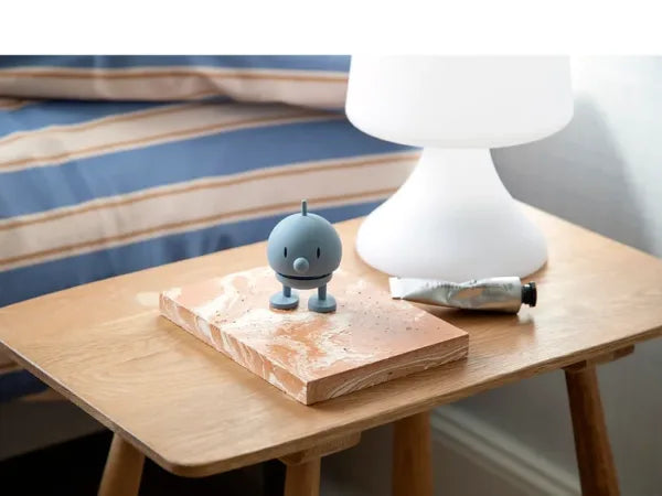 hoptimist bumble in blau und groesse s vor weissem hintergrund
