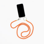 Lange Handykette aus orangen Holzperlen mit silbernem Schlüsselring und kleinem Karabinerhaken.