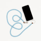 Lange Handykette aus hellblauen Holzperlen mit silbernem Schlüsselring und kleinem Karabinerhaken.