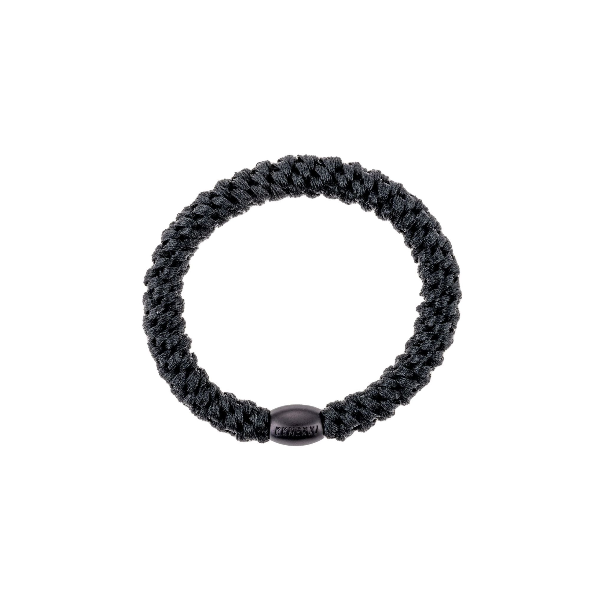 Schwarzer Kknekki Haargummi mit geflochtener Struktur. Dicke Version.
