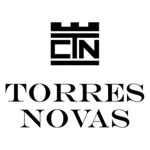 Torres Novas Logo in Schwarz – portugiesische Traditionsmarke für hochwertige Bad- und Strandtücher